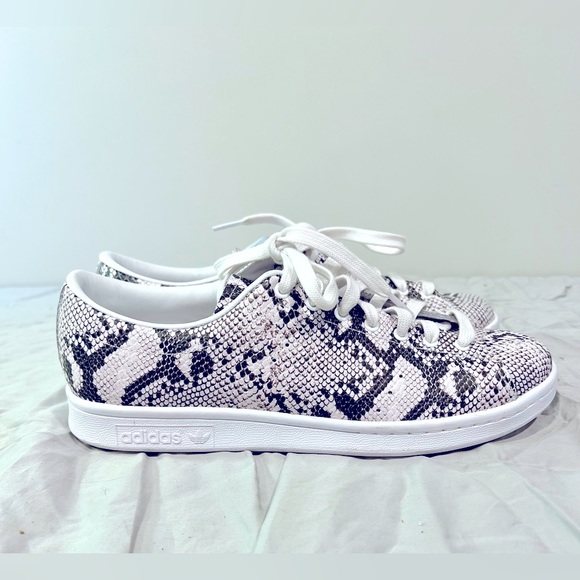Adidas Hyke sneakers in snakeskin Women’s size 10 - Picture 4 of 8